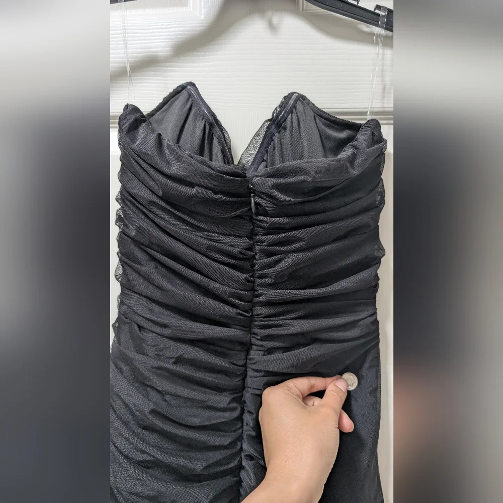 Elegant Black Maxi Dress - Picture 9 of 10